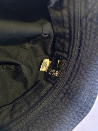 Gorra bucket Nike negra