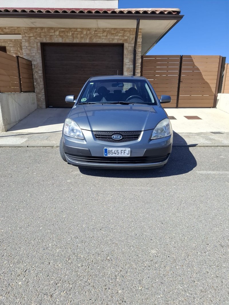 KIA Rio 2007 - foto 1