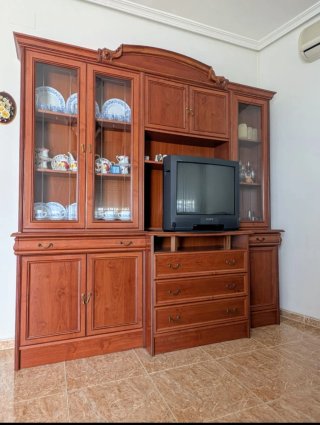 Mobile in legno con vetrine