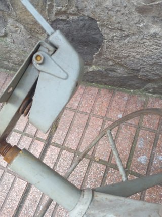 Silla industrial antigua ajustable