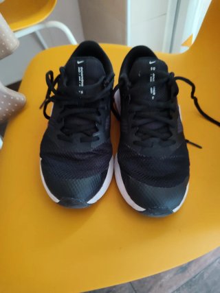 Zapatillas Nike Negras y Blancas