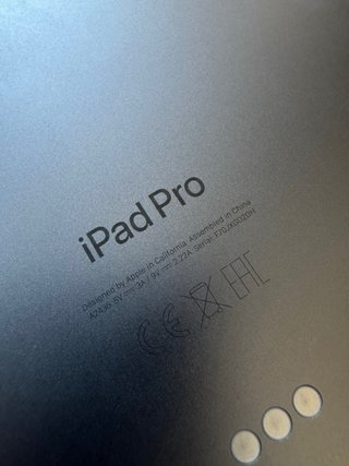 iPad Pro 12.9 6ª Gen Plata 1TB + Magic Keyboard