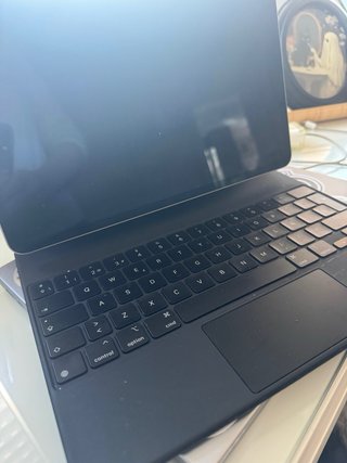 iPad Pro 12.9 6ª Gen Plata 1TB + Magic Keyboard