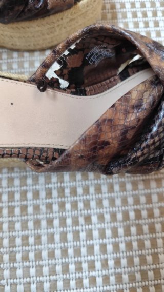 Sandalias Zara efecto piel serpiente