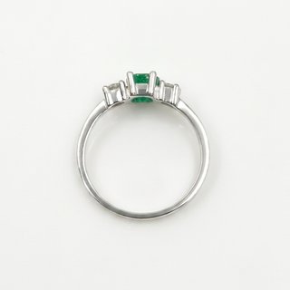 Anillo platino esmeralda y brillantes