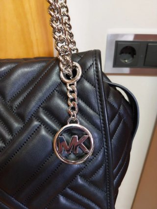 Bolso Michael Kors Negro Acolchado Cadena