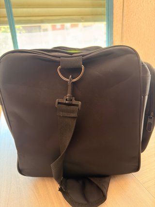Maletín deportivo SNKR BAG negro
