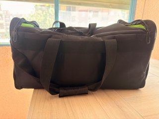 Maletín deportivo SNKR BAG negro