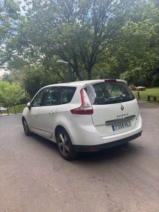 Renault Grand Scenic 2012