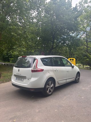 Renault Grand Scenic 2012