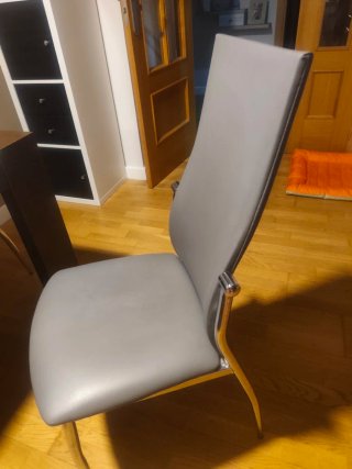 Mesa de comedor y 4 sillas