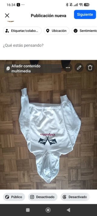 Sudadera blanca con estampado