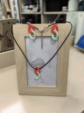 Conjunto de collar y pendientes