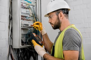Eléctricista para los findes