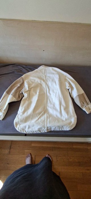 Chaqueta tejana beige y blanca