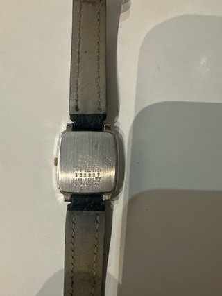Reloj Seiko Mujer Negro y Dorado