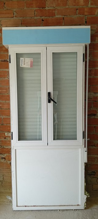 Ventana aluminio doble cristal y persiana