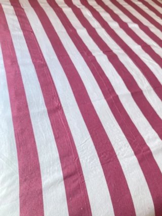 Pareo Tapiz Rayas Rojas y Blancas 210 x 240 cm