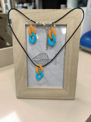 Conjunto collar y pendientes eslabones