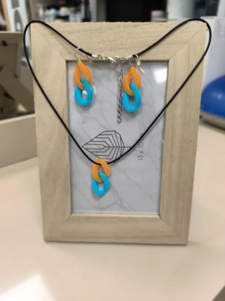 Conjunto collar y pendientes eslabones