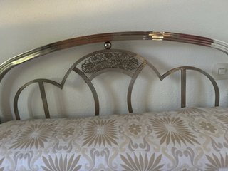 Cama antigua de metal