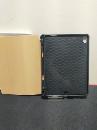 Funda iPad Pro 11 Dorada