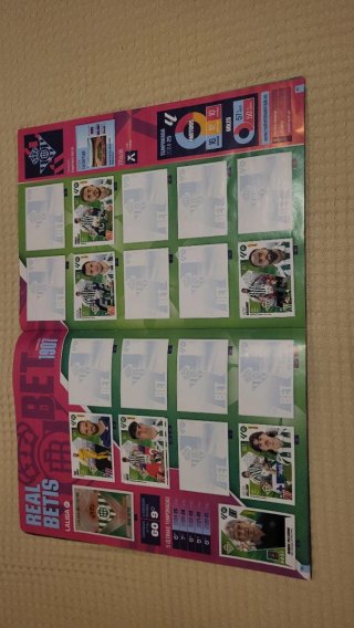 Álbum Panini Liga Este 25-26 + Cromos Repetidos
