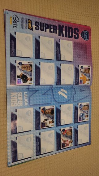 Álbum Panini Liga Este 25-26 + Cromos Repetidos