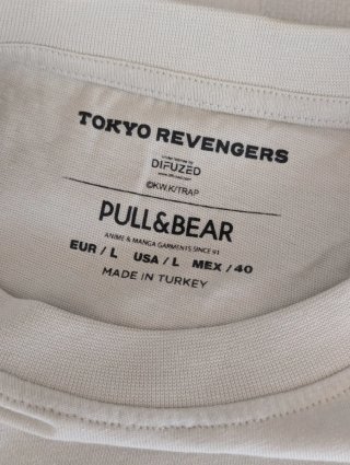 Camiseta Tokyo Revengers Pull&Bear Talla L