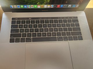 MacBook Pro 15 2018 i7 16GB Touch Bar