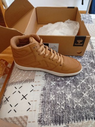Botas Hummel Talla 43 Camel