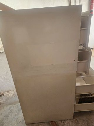 Archivador metálico de oficina beige