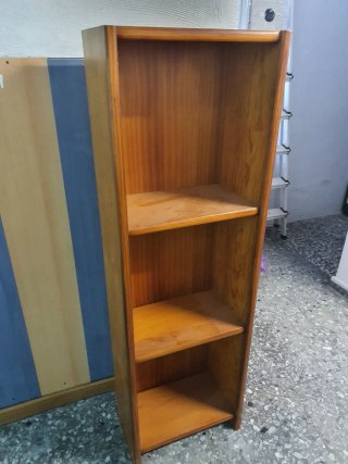 Estantería de madera