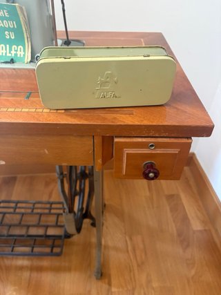 Máquina de coser Alfa 53 con luz