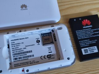 Huawei E5785Lh-22c 4G+ 300mbps Router 3000mah