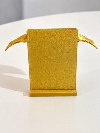 Figura Charizard 3D Dorada Nueva