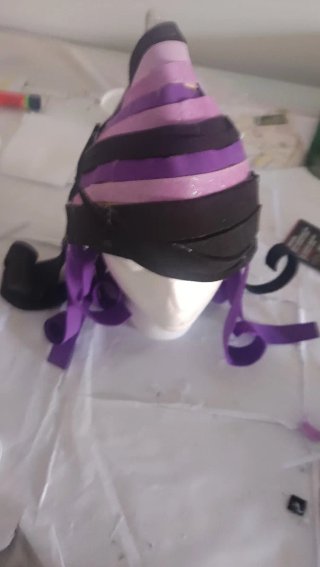 Peluca goma 3va negra y morada