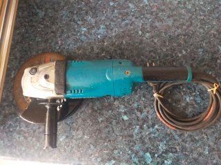 Radial Makita GA9020RKD