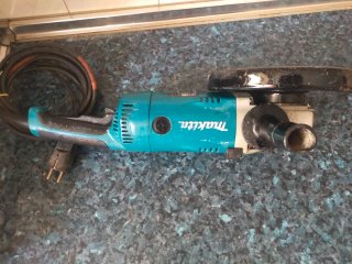Radial Makita GA9020RKD