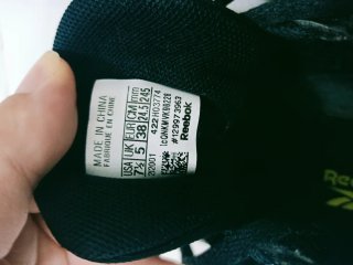 Deportivas Reebok Negras y Doradas