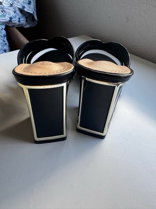 Sandalias Tacon Brillantes Negro y Dorado
