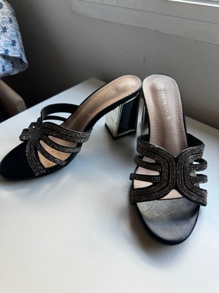 Sandalias Tacon Brillantes Negro y Dorado