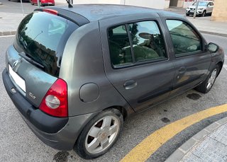 Renault Clio 1.5 Dci 5 puertas coche económico!