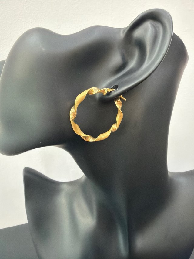 Pendientes aro rizado 18k mate y brillo