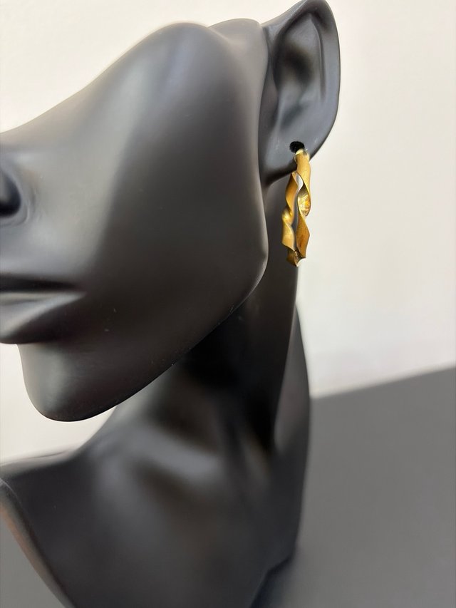 Pendientes aro rizado 18k mate y brillo