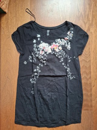 Camisetas embarazada/premamá H&M y Prenatal T.S/M