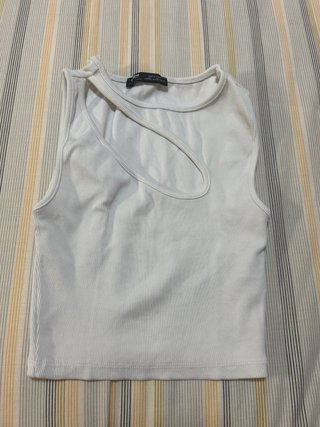 Top Pull&Bear blanco asimétrico