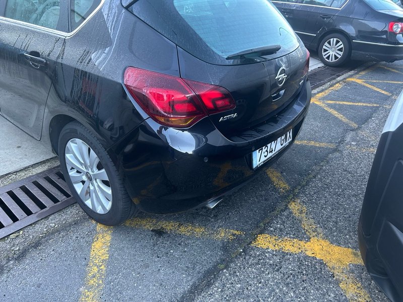 Opel Astra - foto 1