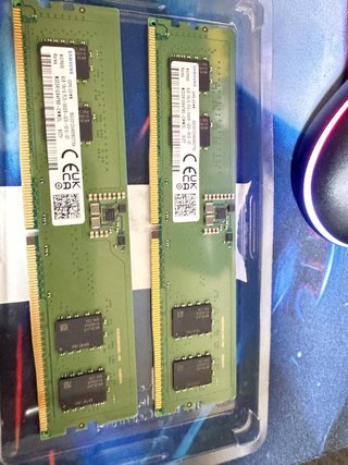 2x Samsung DDR5 8GB UDIMM RAM