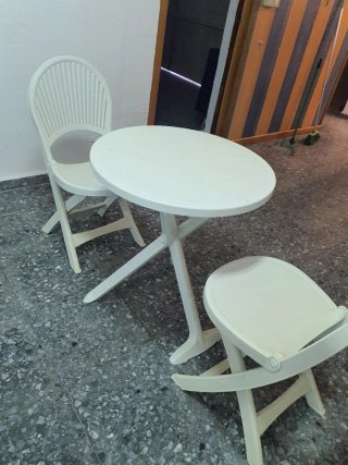 Pack de mesa y 2 sillas.
